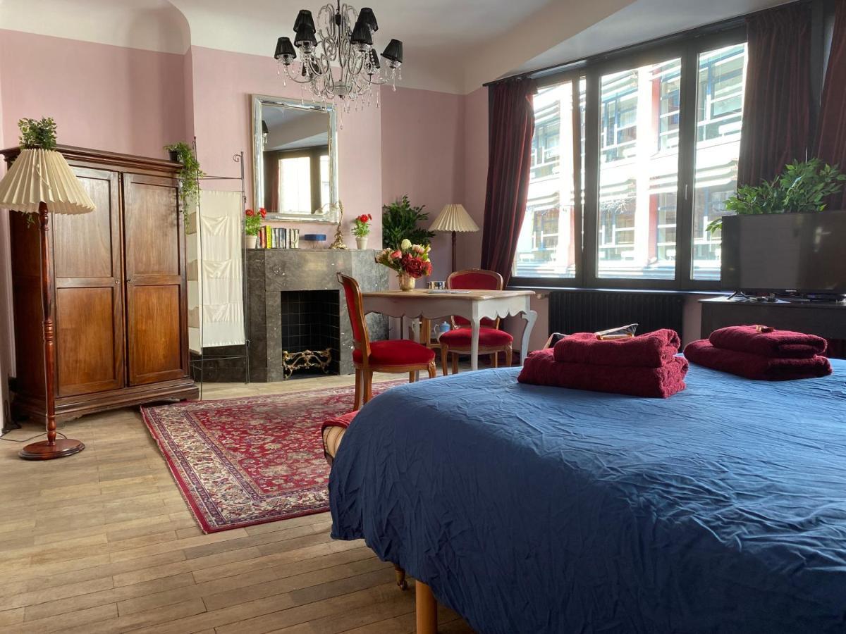 The Pink Studio - Exceptional Location In City Center - Unique & Elegant Lejlighed Namur Eksteriør billede